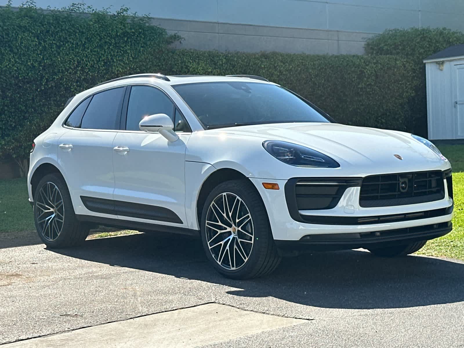 New 2026 Porsche Macan AWD/4WD image 10
