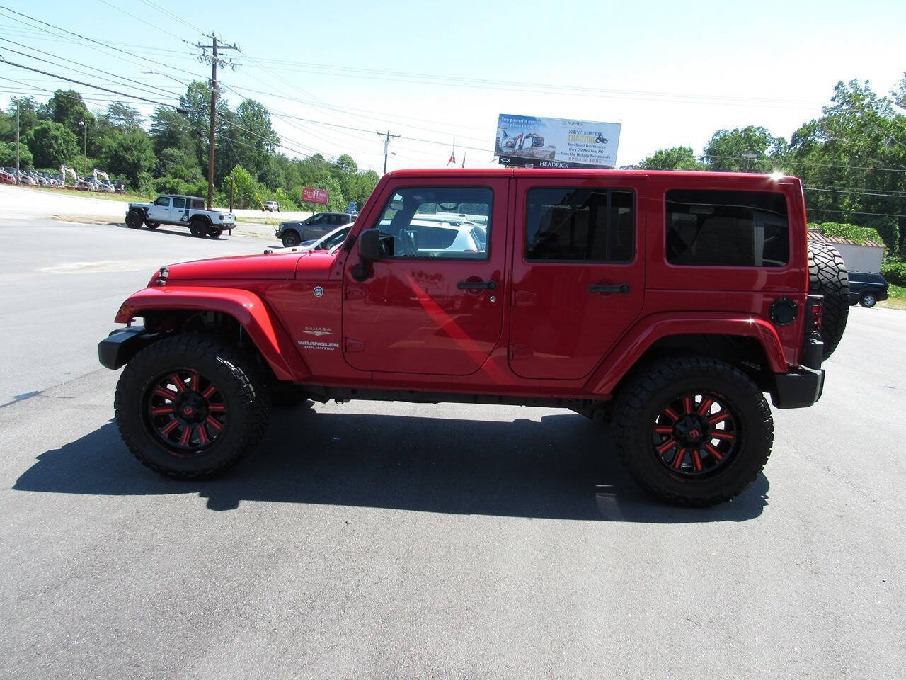 Used 2012 Jeep Wrangler Unlimited Sahara w/ Connectivity Group AWD/4WD image 7