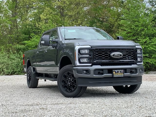 New 2026 Ford F250 Lariat w/ Black Appearance Package AWD/4WD image 2