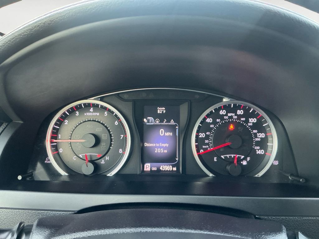 Used 2016 Toyota Camry SE w/ Moonroof Package image 21