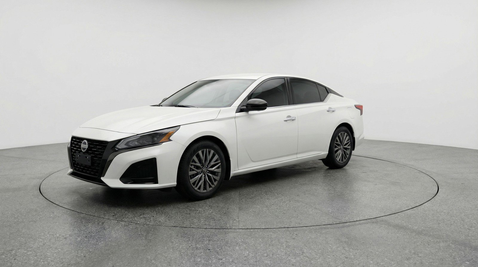 Used 2025 Nissan Altima 2.5 SV image 3