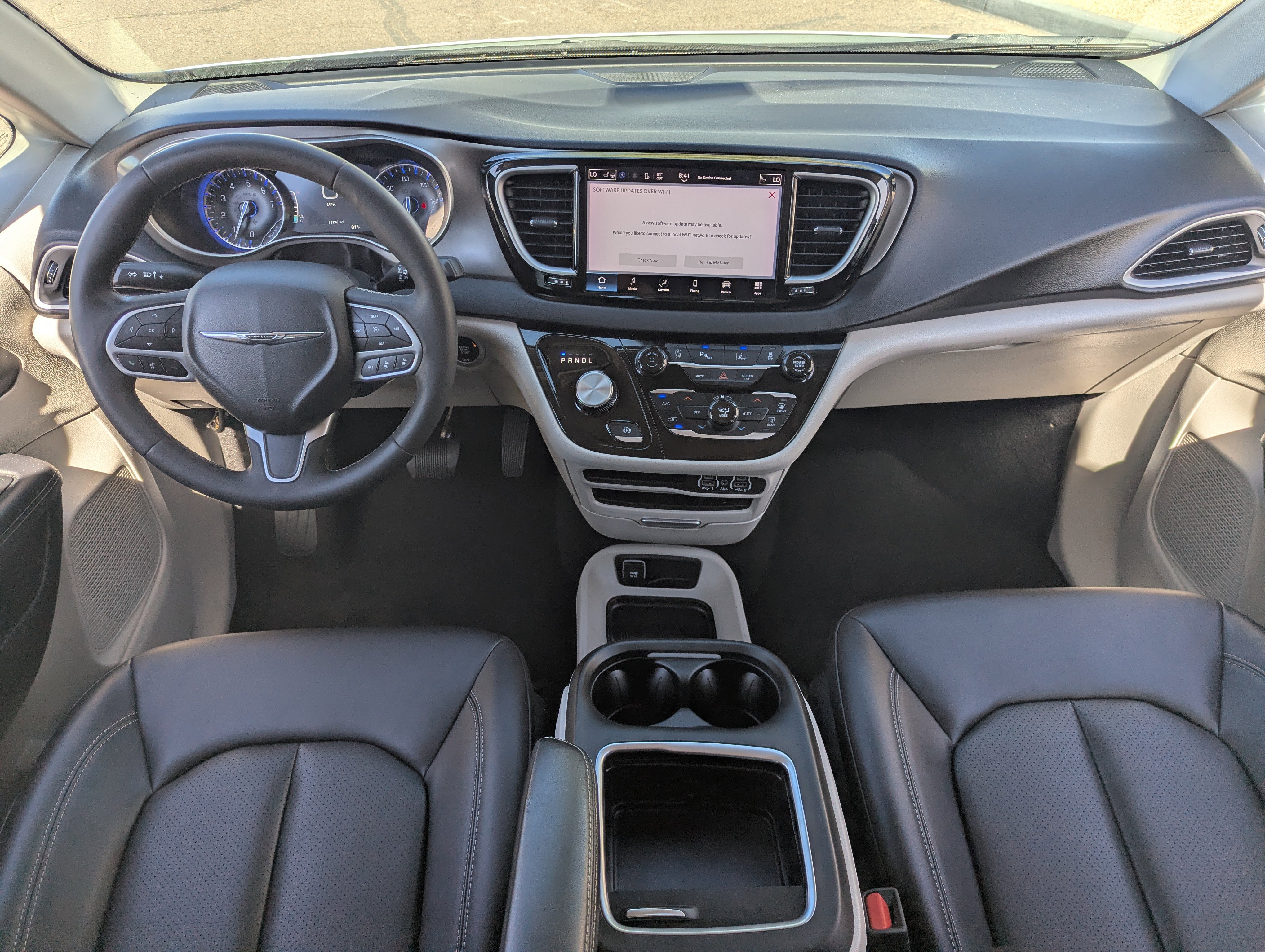 Used 2024 Chrysler Pacifica Touring-L image 12