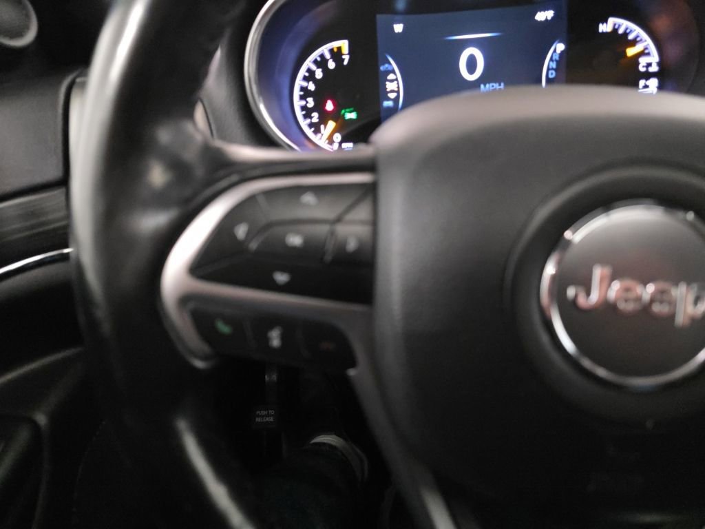 Used 2021 Jeep Grand Cherokee Limited w/ Trailer Tow Group IV image 15