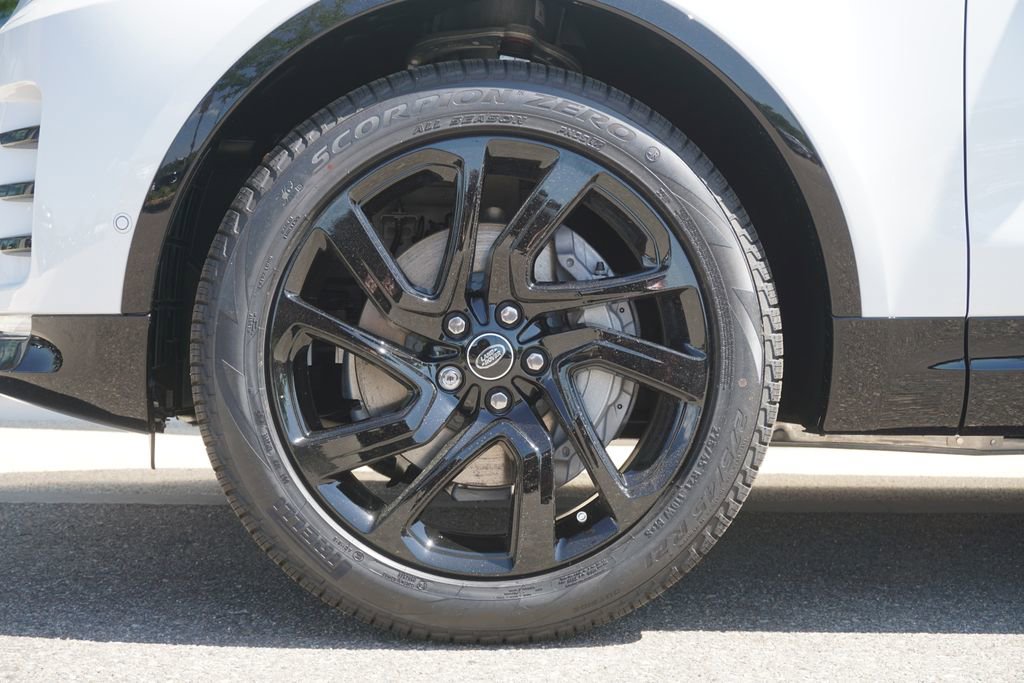 New 2025 Land Rover Discovery Dynamic SE image 34