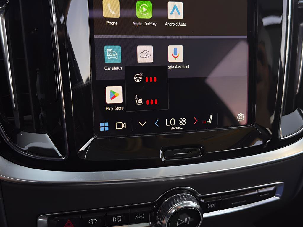 Used 2025 Volvo V60 B5 Cross Country Plus image 15