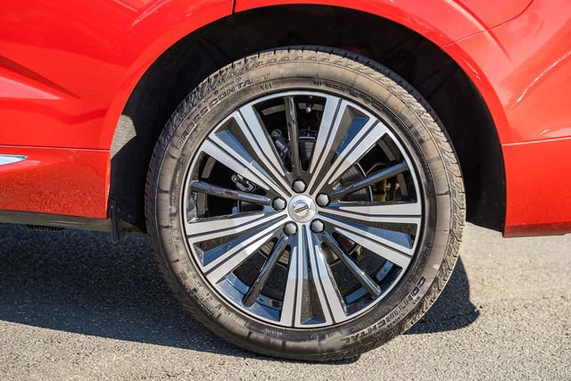 Certified 2023 Volvo XC60 B5 Plus w/ Climate Package image 17