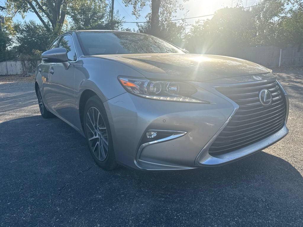 Used 2016 Lexus ES 350 w/ Premium Package w/Wood Trim FWD image 6