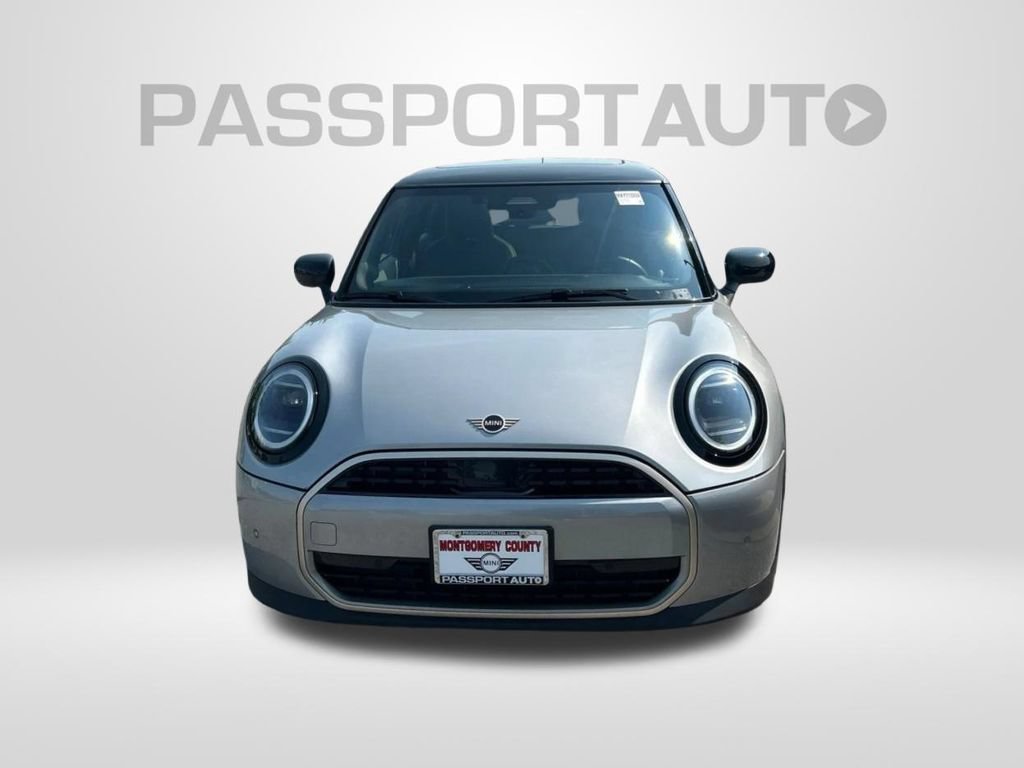 Used 2025 MINI Cooper 2-Door Hardtop FWD image 2