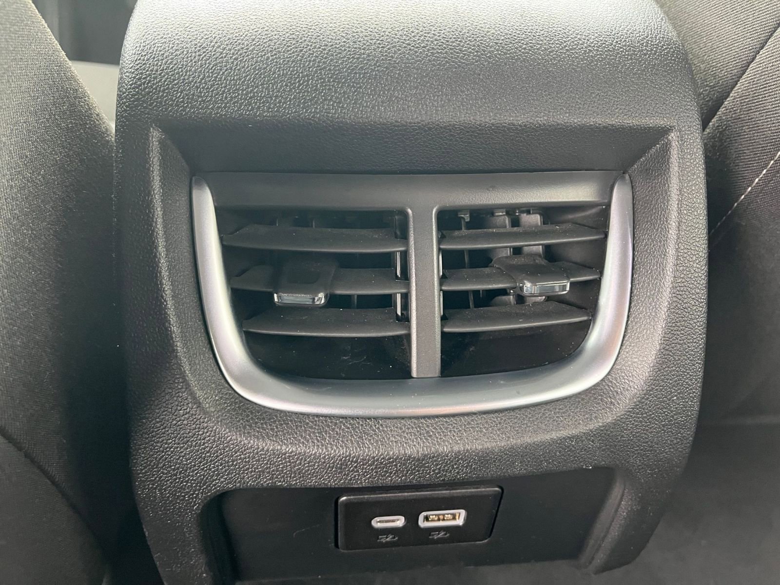 Used 2025 Chevrolet Blazer LT image 23