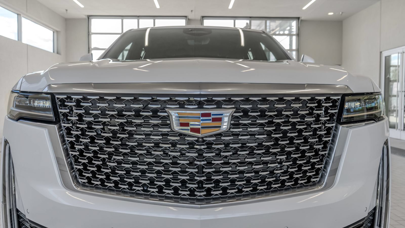 Used 2024 Cadillac Escalade Premium Luxury AWD/4WD image 23