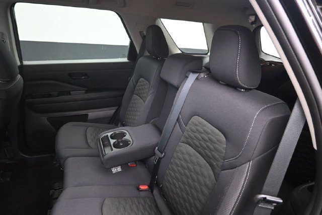 Used 2024 Nissan Pathfinder SV AWD/4WD image 23