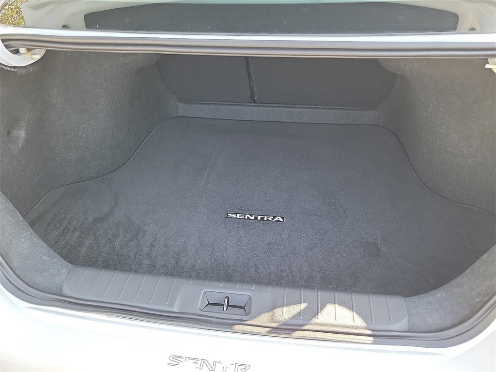 New 2025 Nissan Sentra SR w/ Lighting Package image 23