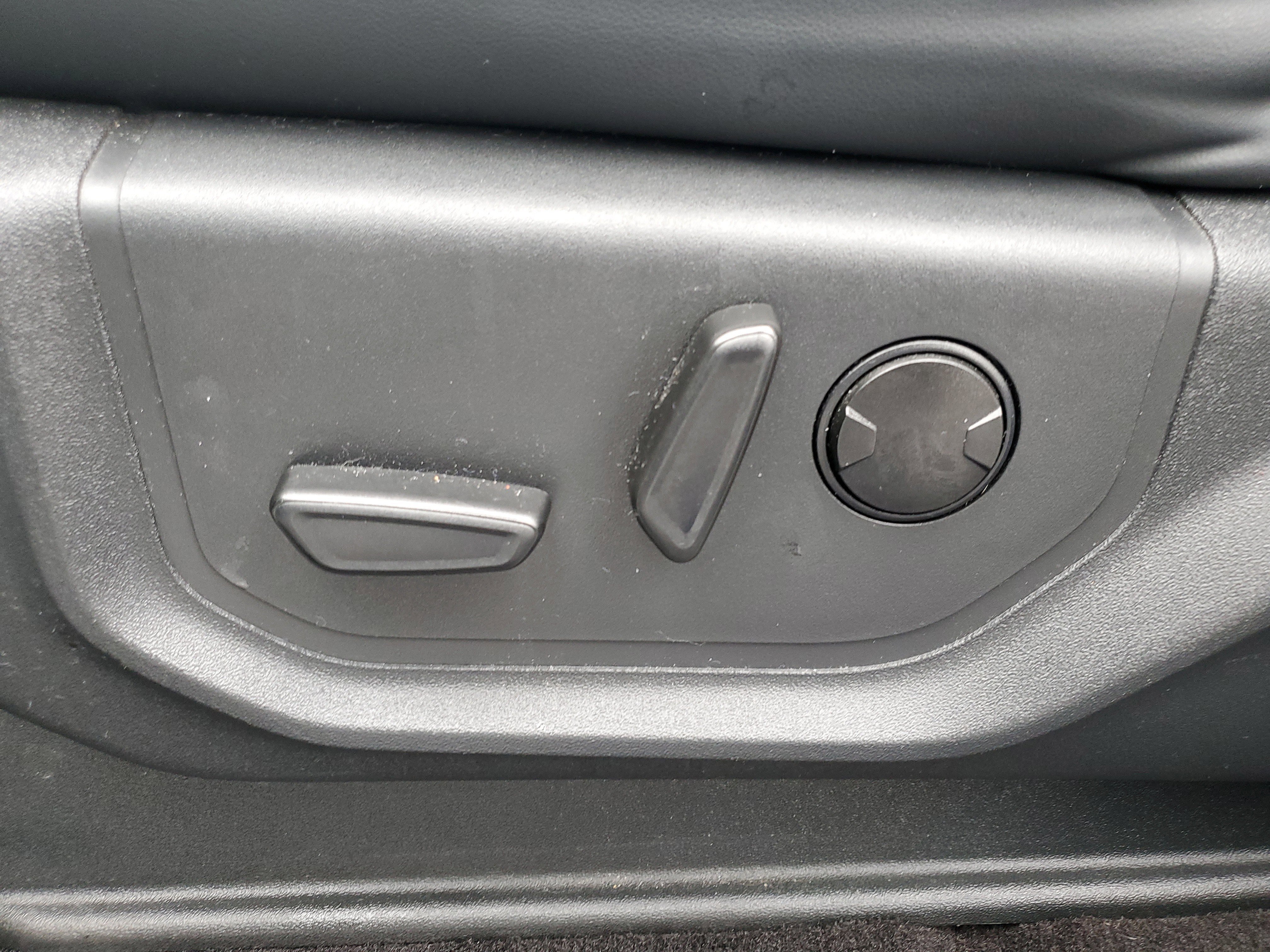 Used 2023 Ford Expedition Max XLT image 19