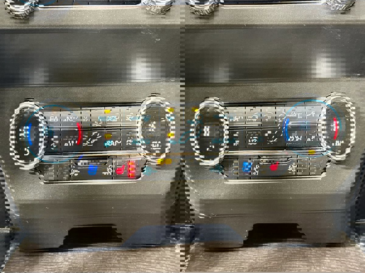 Used 2021 Ford Expedition Max Limited image 16