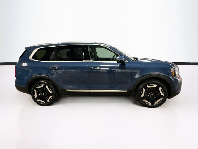 Certified 2023 Kia Telluride S w/ S Sunroof Package AWD/4WD image 8