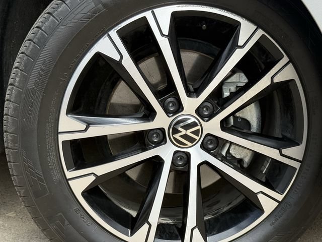 Used 2025 Volkswagen Jetta Sport FWD image 8