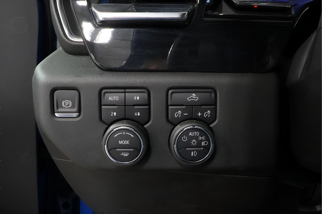 Used 2024 Chevrolet Silverado 1500 RST AWD/4WD image 18