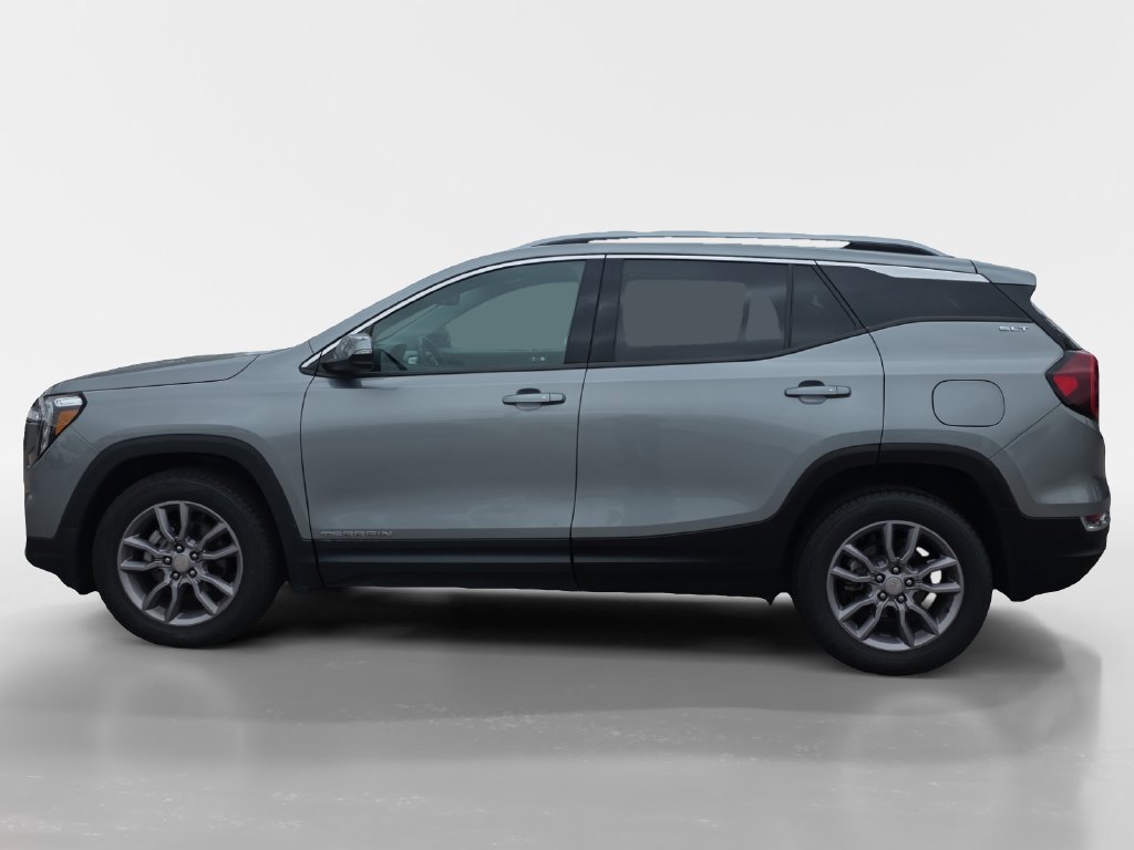 Used 2024 GMC Terrain SLT AWD/4WD image 2