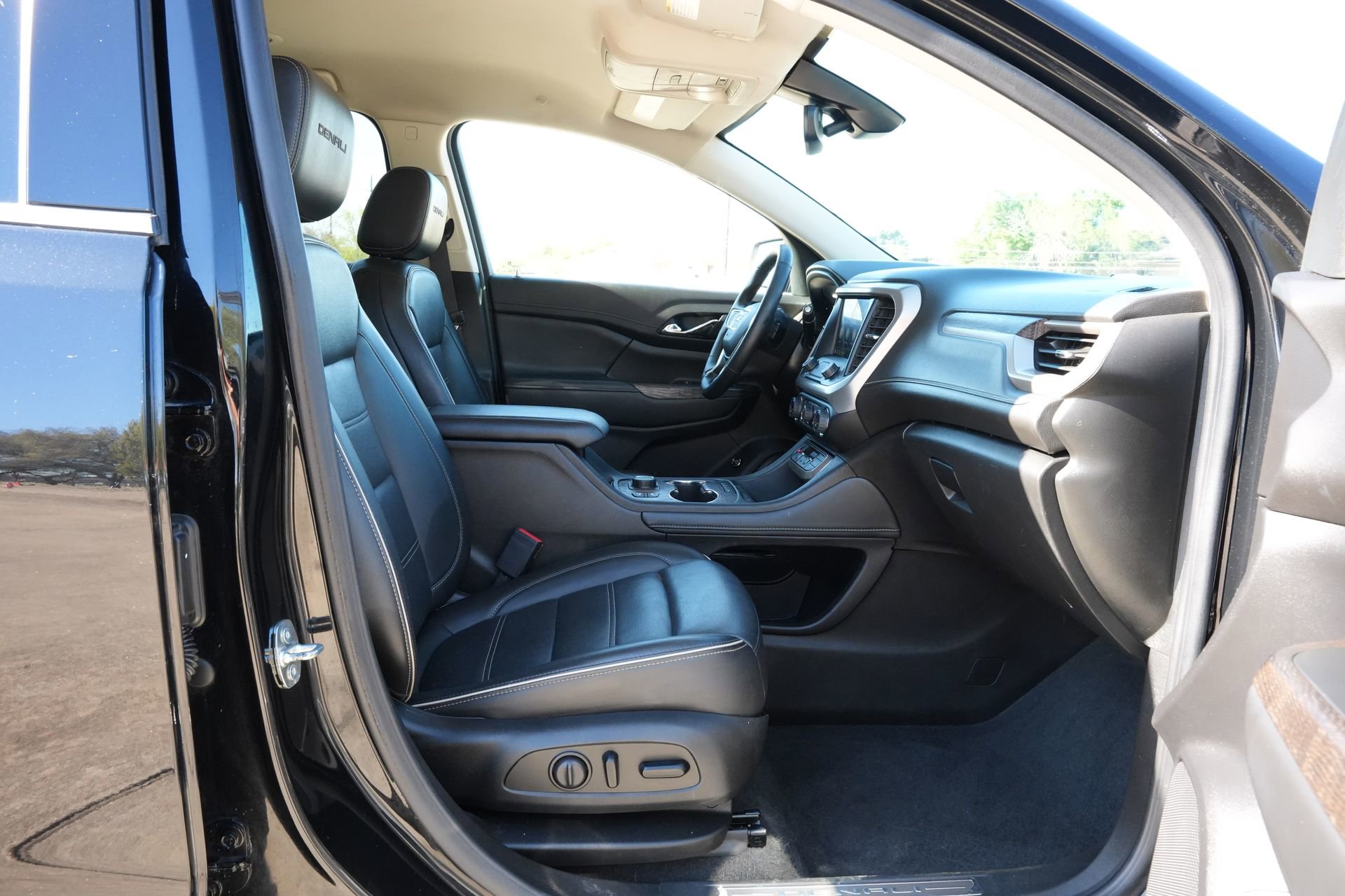 Used 2023 GMC Acadia Denali image 26