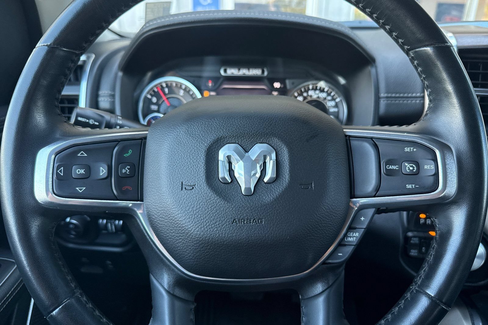 Used 2022 RAM 1500 Laramie AWD/4WD image 33