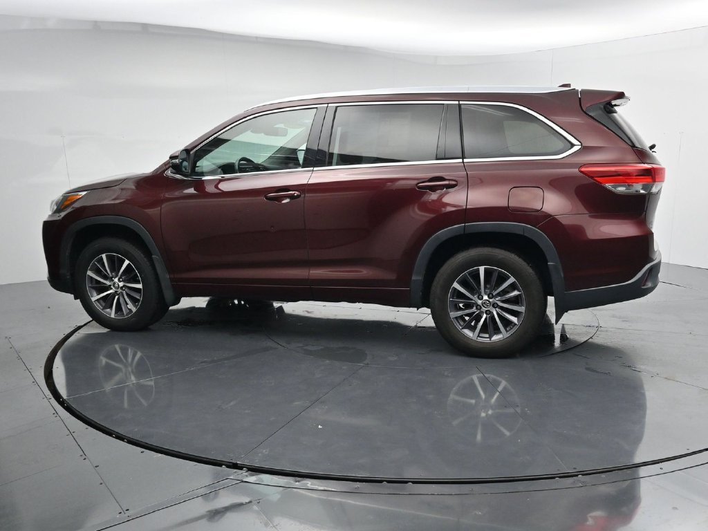 Used 2018 Toyota Highlander XLE AWD/4WD image 5