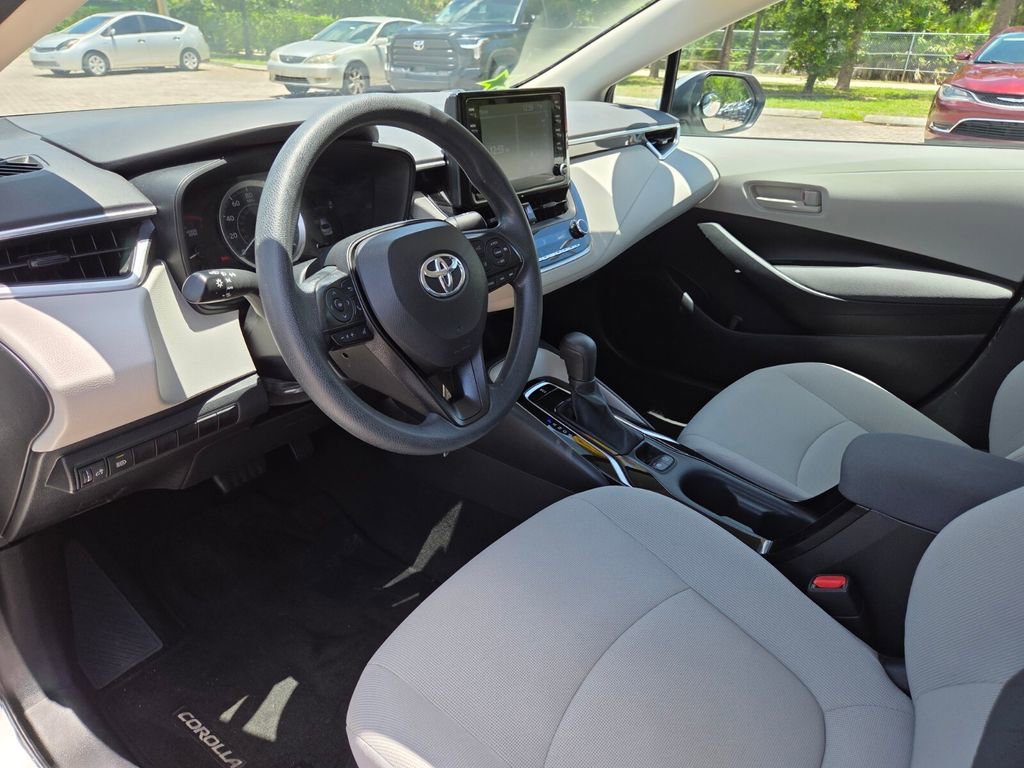 Certified 2022 Toyota Corolla LE FWD image 25