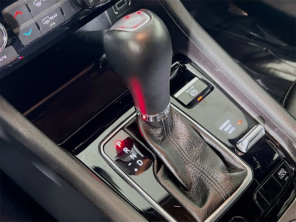 Used 2024 Jeep Compass Latitude image 16