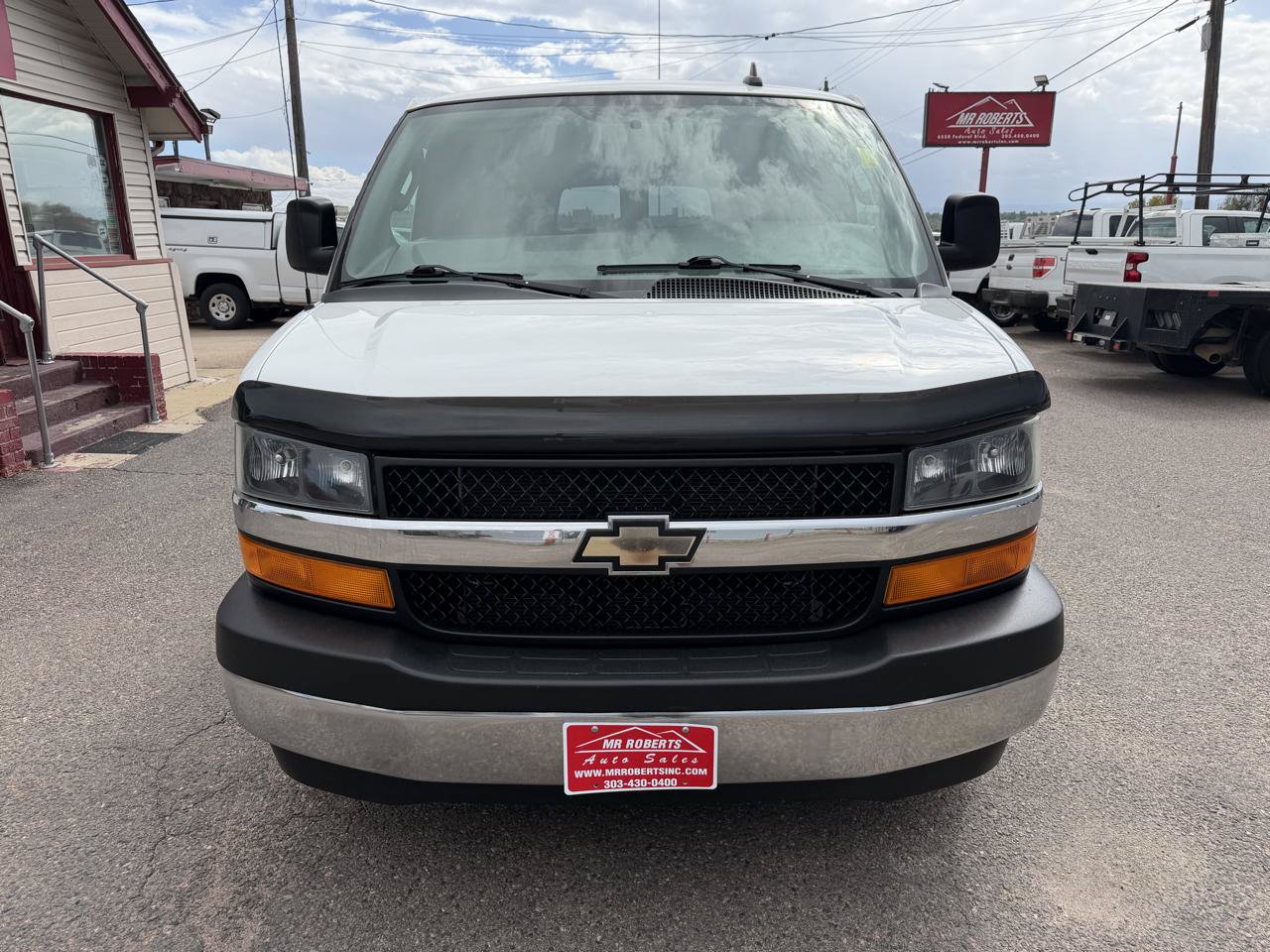 Used 2017 Chevrolet Express 3500 LT w/ LT Preferred Equipment Group RWD image 3