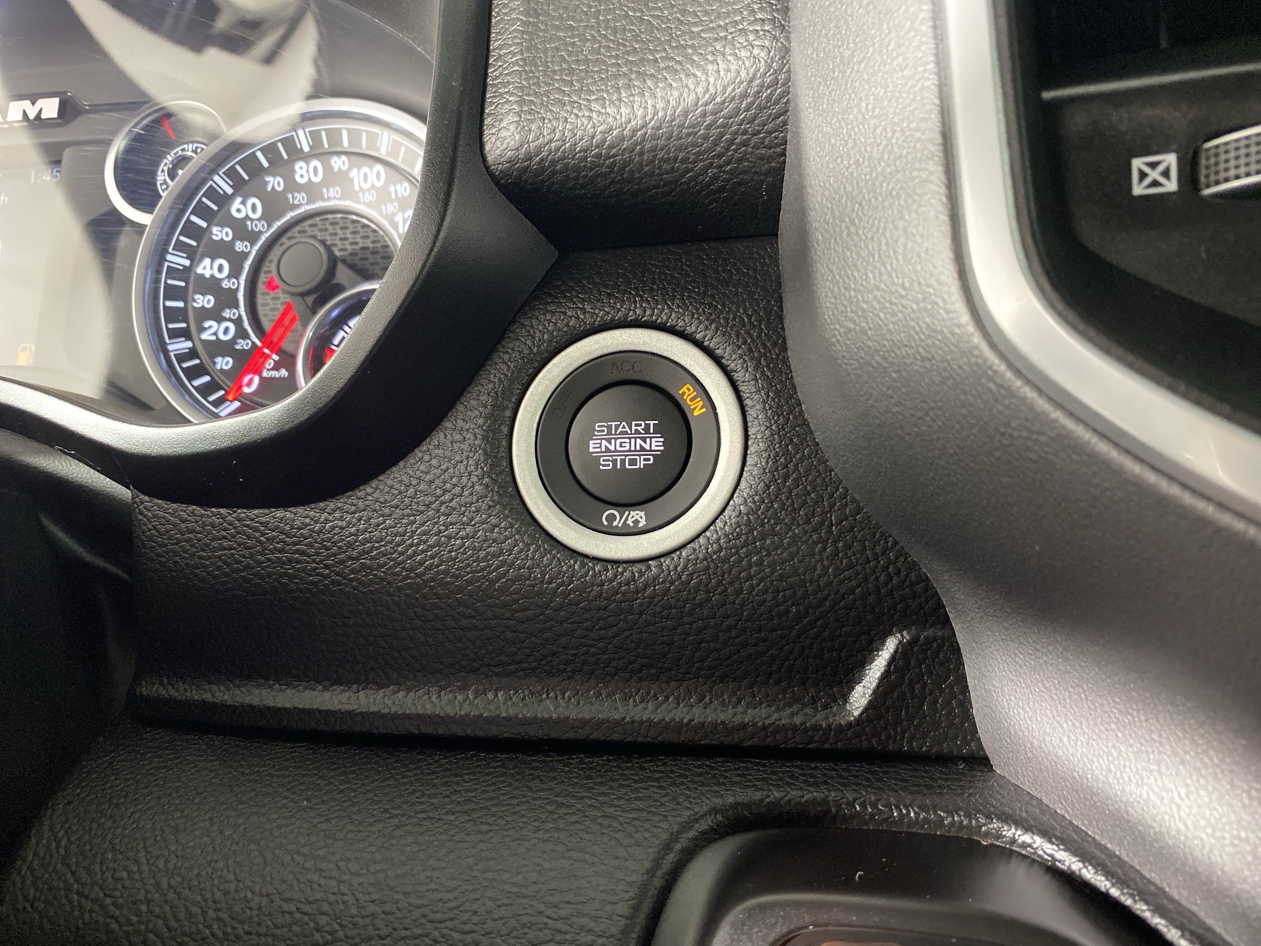 Used 2023 RAM 1500 Big Horn AWD/4WD image 25