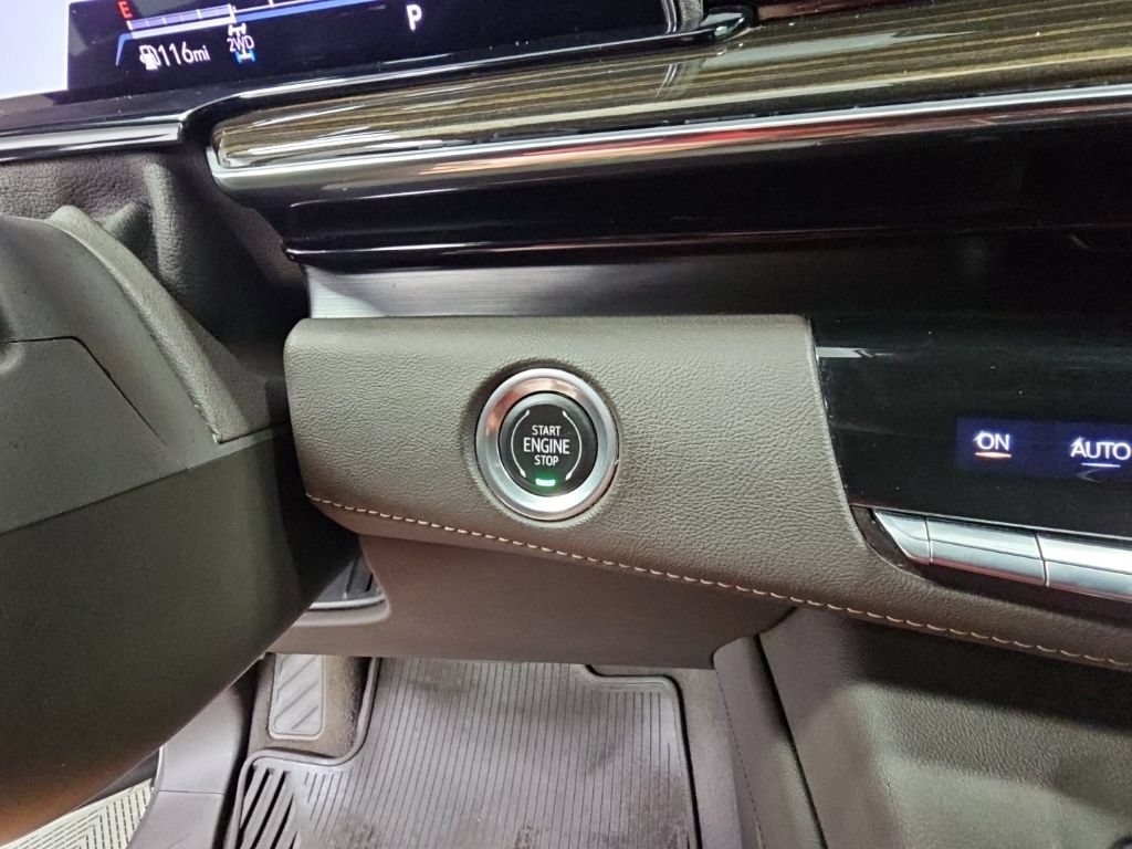 Used 2022 Cadillac Escalade Premium Luxury w/ Performance Package AWD/4WD image 23