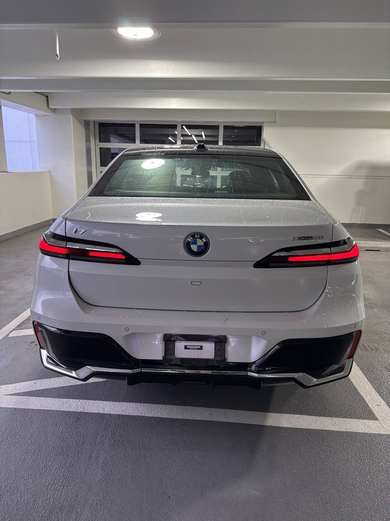 Used 2023 BMW i7 xDrive60 image 6