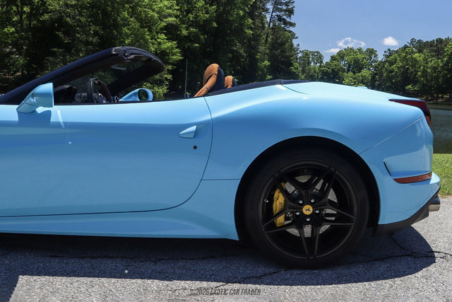 Used 2015 Ferrari California T RWD image 5