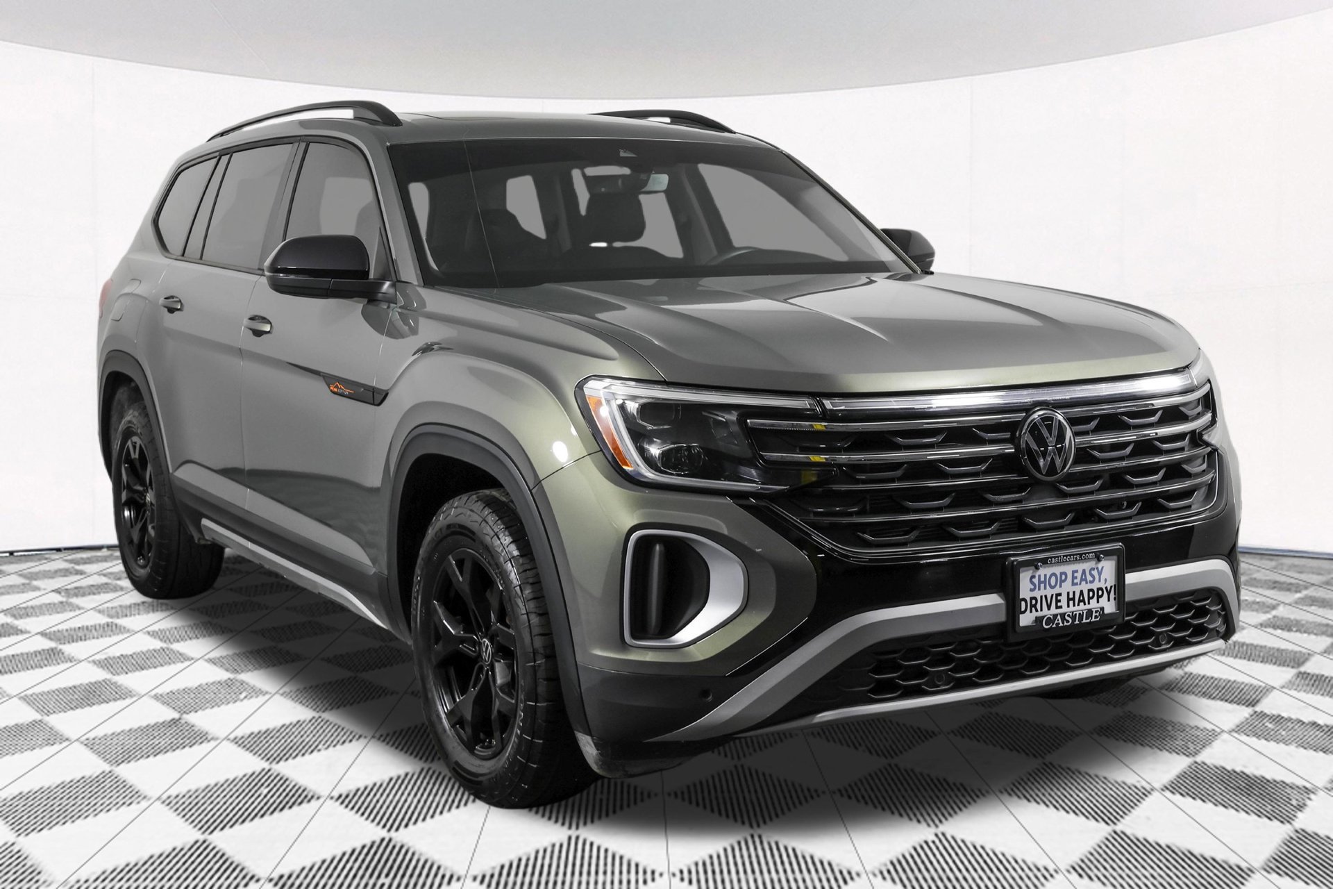 Used 2024 Volkswagen Atlas Peak Edition SE AWD/4WD image 13