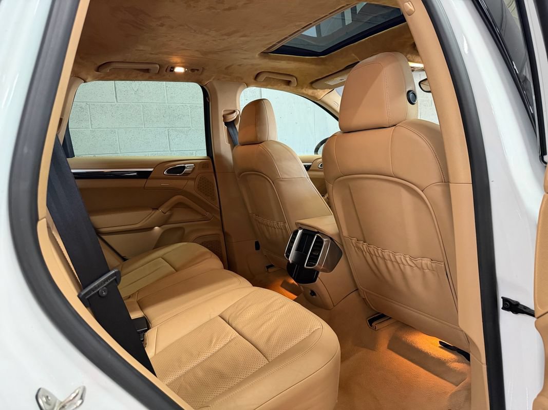 Used 2014 Porsche Cayenne Diesel AWD/4WD image 27