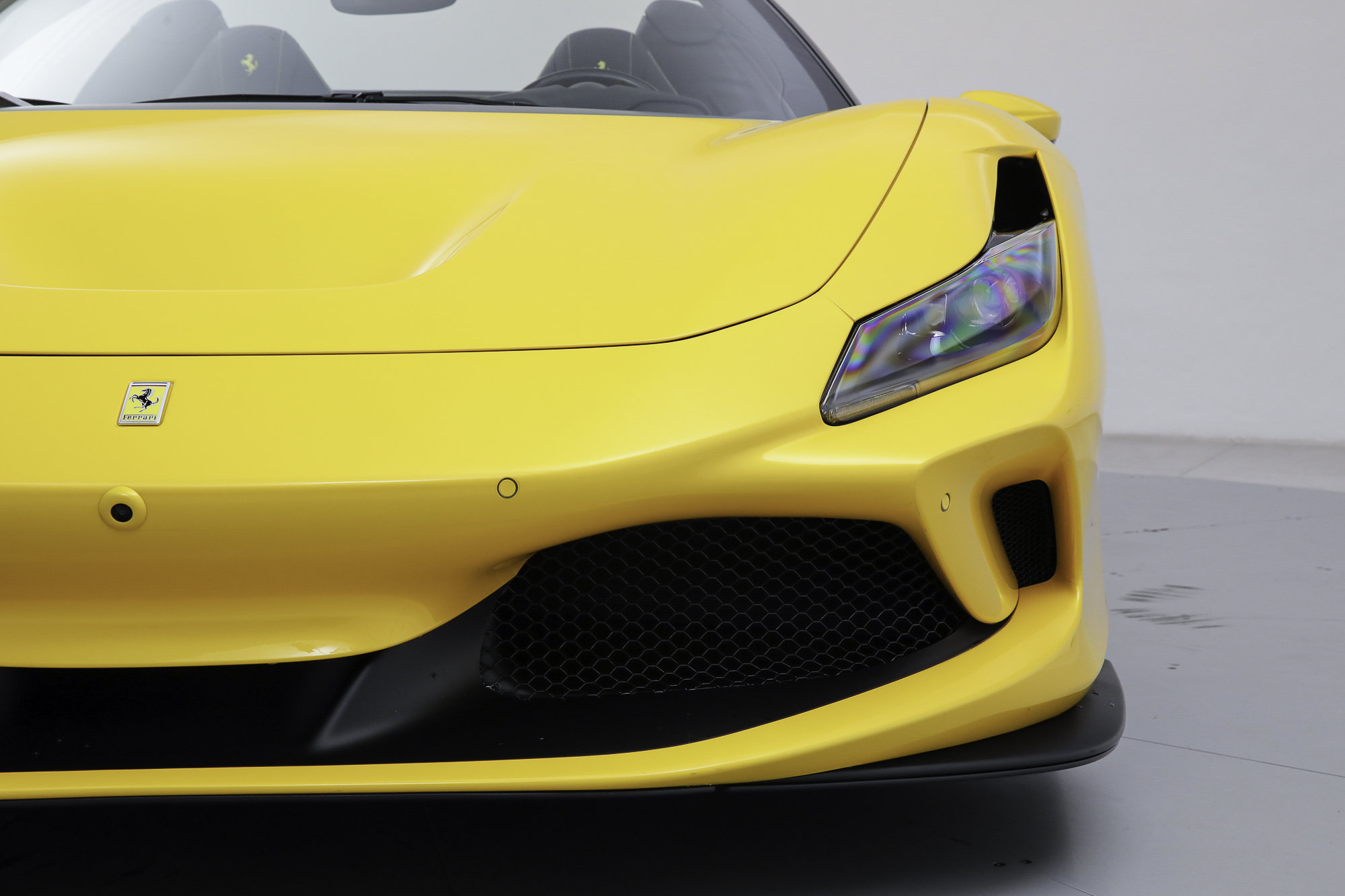Certified 2022 Ferrari F8 Tributo RWD image 15