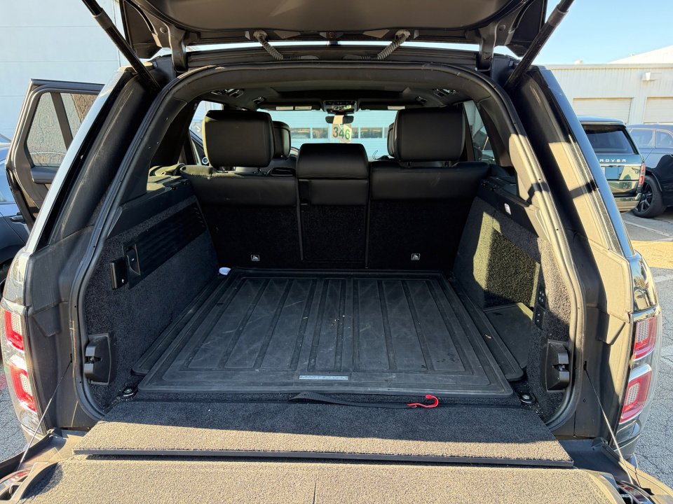 Used 2019 Land Rover Range Rover HSE image 14