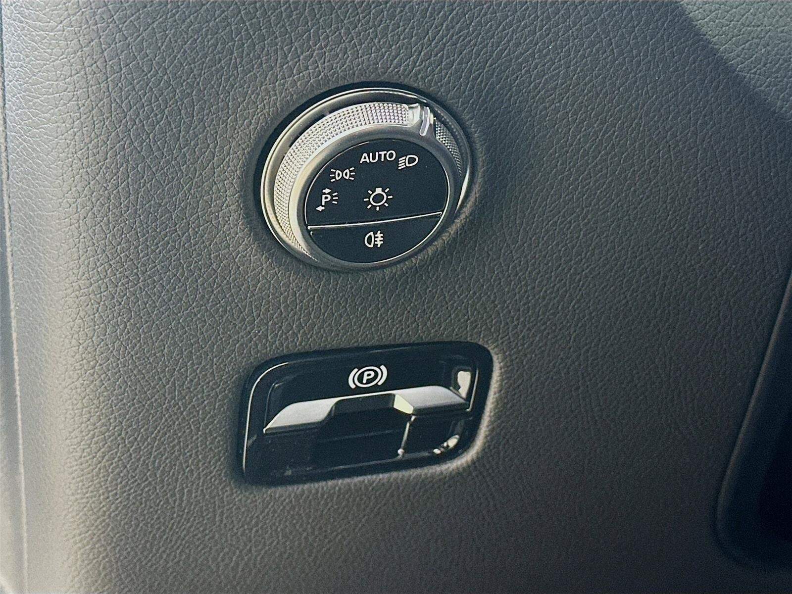 Certified 2026 Mercedes-Benz GLC 300 4MATIC image 10