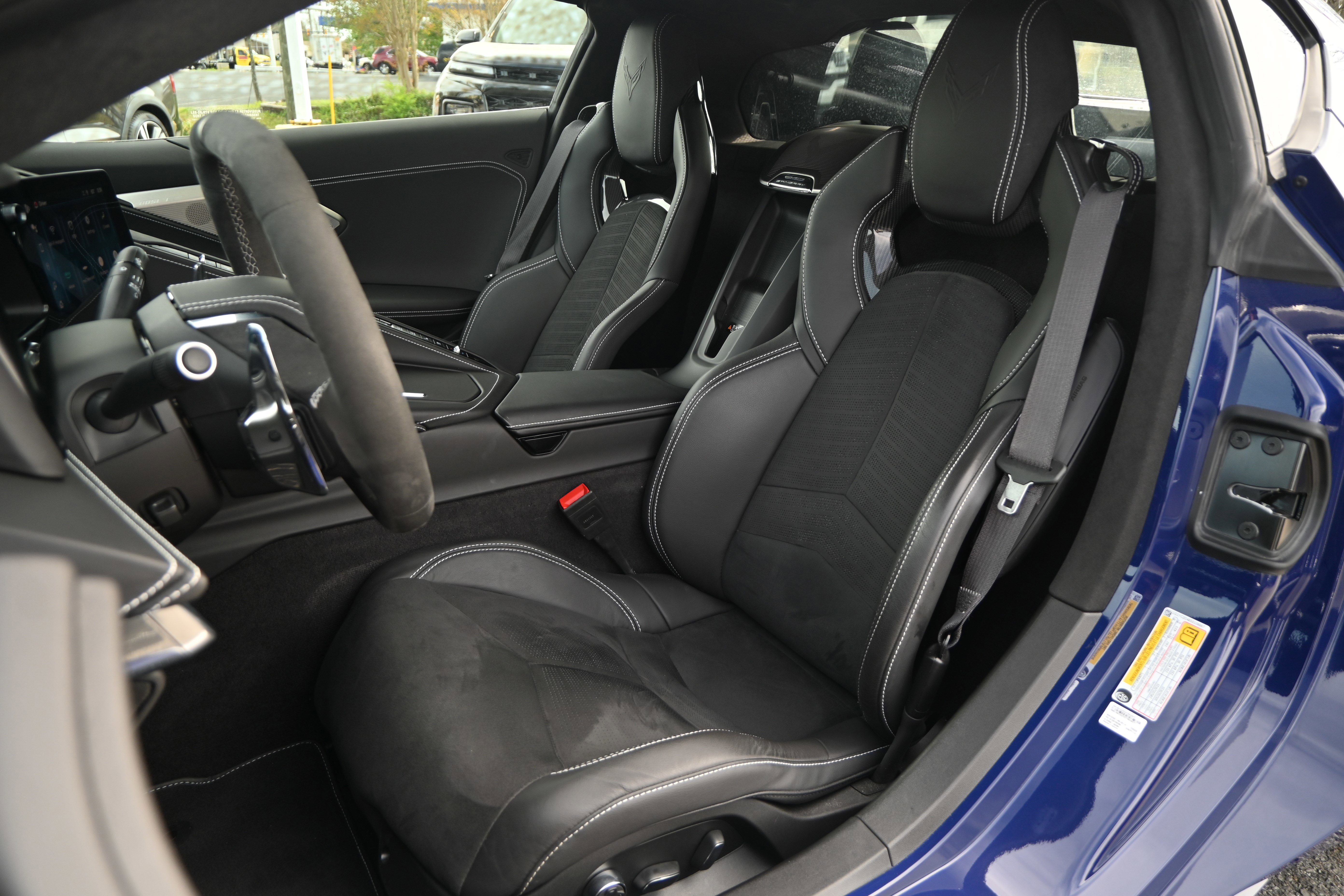 Used 2025 Chevrolet Corvette Stingray Premium Cpe w/ Z51 Performance Package image 7