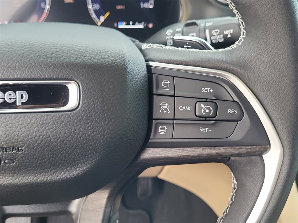 New 2025 Jeep Grand Cherokee Limited image 13