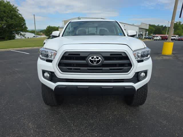 Used 2017 Toyota Tacoma SR5 w/ Tow Package AWD/4WD image 8