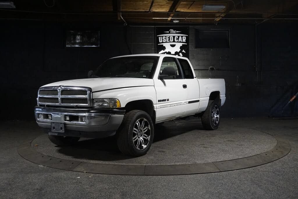 Used 2000 Dodge Ram 1500 Truck 4x4 Club Cab image 1