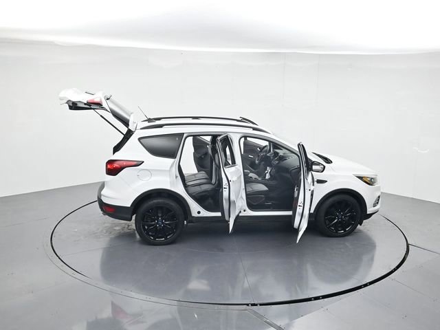 Certified 2019 Ford Escape SE FWD image 45