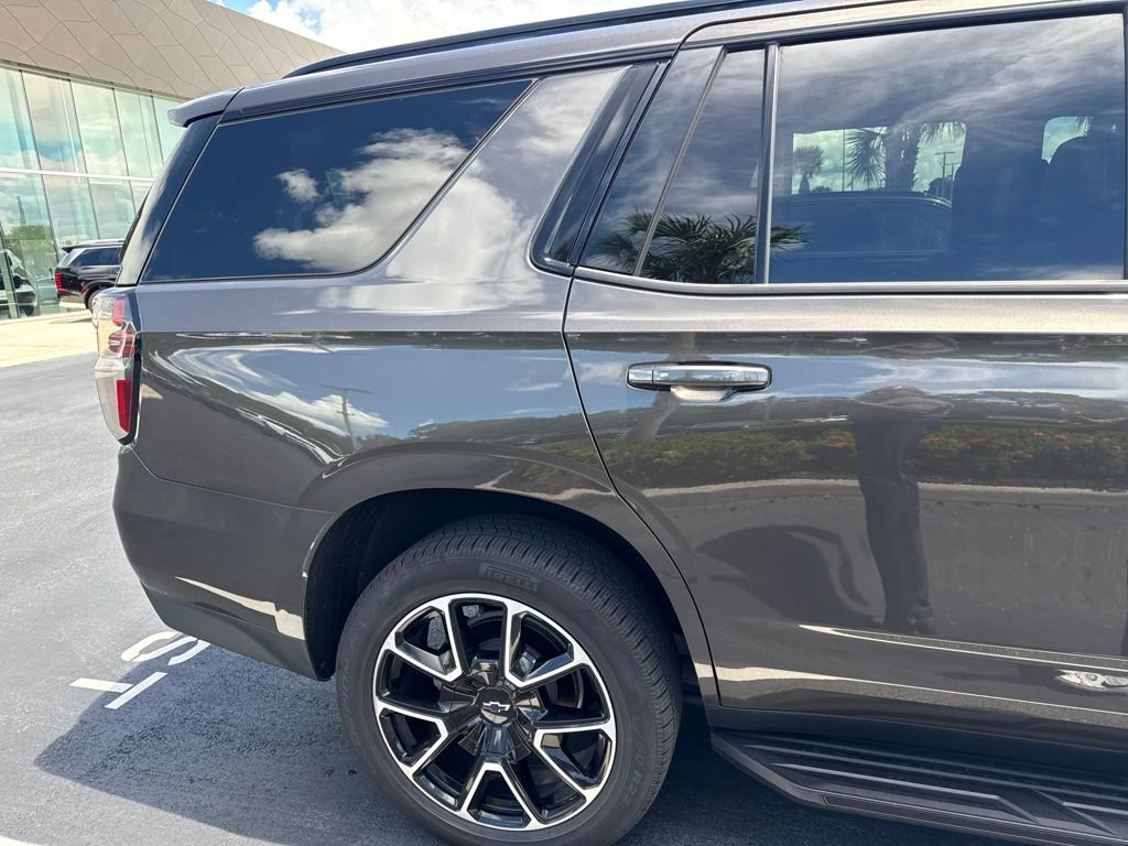 Used 2021 Chevrolet Tahoe RST w/ Luxury Package AWD/4WD image 7