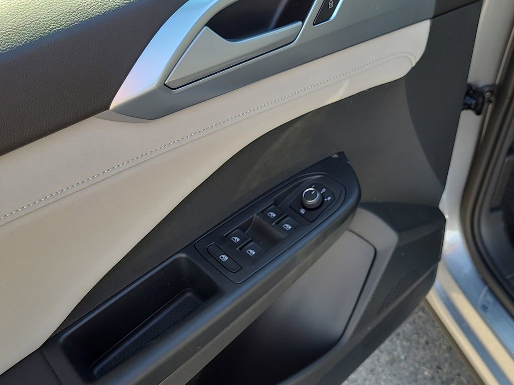 New 2026 Volkswagen Taos SE image 25