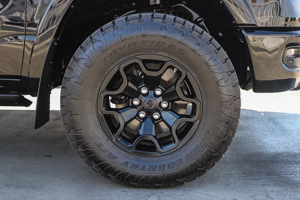 Used 2023 RAM 1500 Limited AWD/4WD image 11
