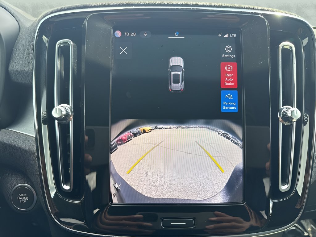 Used 2025 Volvo XC40 B5 Core AWD/4WD image 21