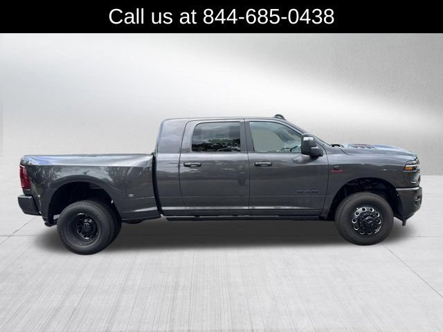 New 2026 RAM 3500 Laramie AWD/4WD image 4