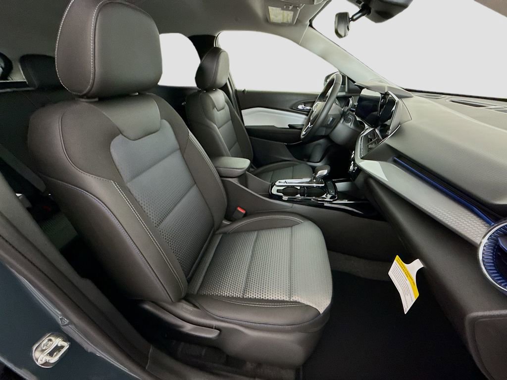 New 2026 Chevrolet Trax LT w/ Driver Confidence Package FWD image 25