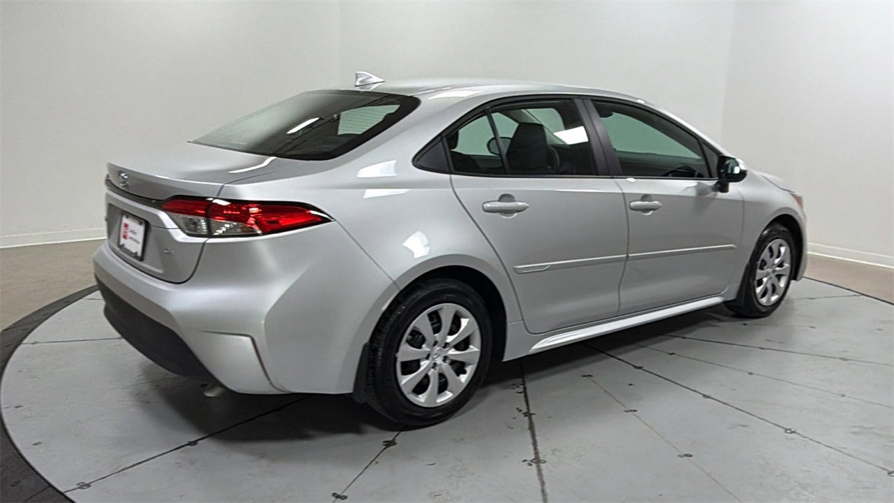 Certified 2025 Toyota Corolla LE image 5