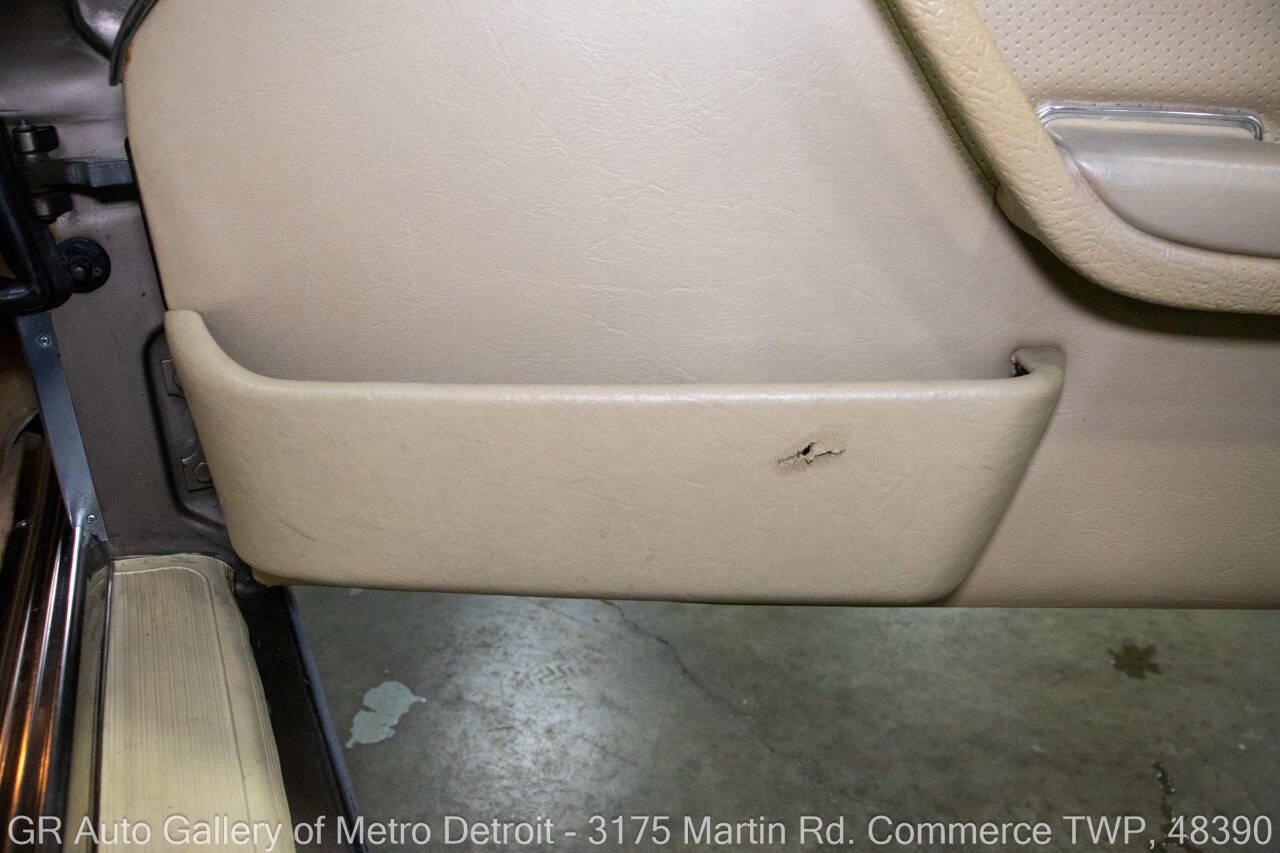 Used 1987 Mercedes-Benz 560 SL image 40